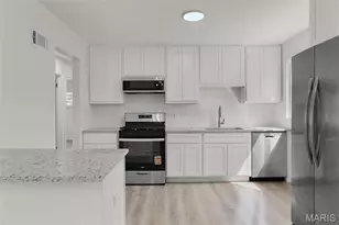 8210 Marvale Ln, Saint Louis, MO 63123 - Photo 14