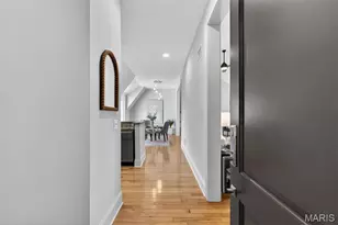 47 Maryland Plaza, Saint Louis, MO 63108 - Photo 2