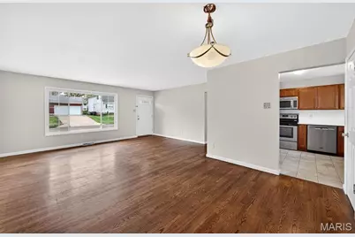 7243 General Sherman Lane, Saint Louis, MO 63123 - Photo 2