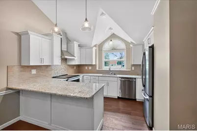 1045 Woodlake Village Drive, Chesterfield, MO 63141 - Photo 6