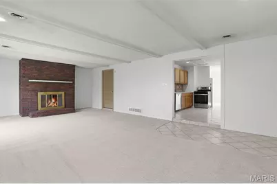 12245 Bennington Place, Maryland Heights, MO 63043 - Photo 6