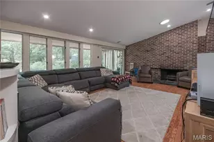 14 Tealwood Dr, Creve Coeur, MO 63141 - Photo 4