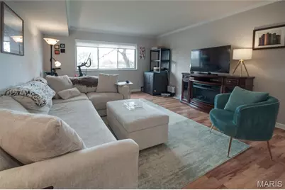 8631 Old Bonhomme Road #2C, University City, MO 63132 - Photo 6
