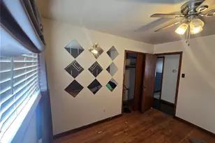 9732 Gloucester Dr, Saint Louis, MO 63137 - Photo 8