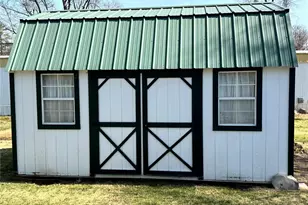 213 South St, Wellsville, MO 63384 - Photo 2