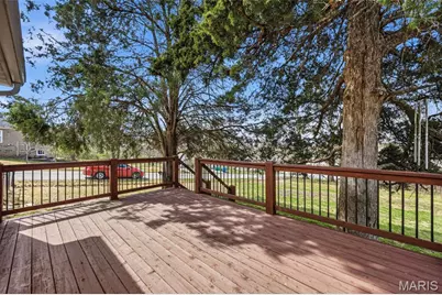 25 Delord Avenue, Maryland Heights, MO 63043 - Photo 24