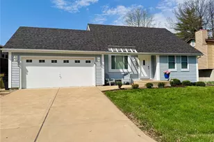 32 Fawn Meadows Dr, Eureka, MO 63025 - Photo 2