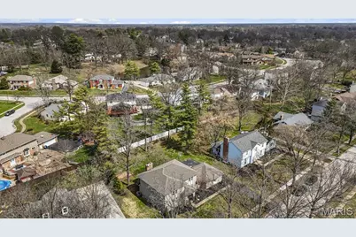 623 Kenilworth Lane, Ballwin, MO 63011 - Photo 42