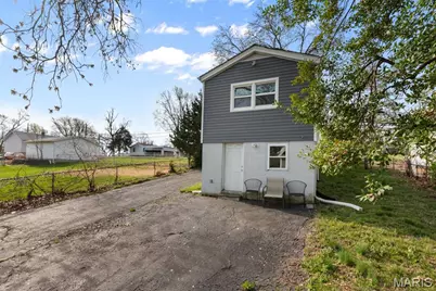 9509 Trescott Avenue, Overland, MO 63114 - Photo 22