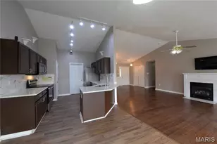 11478 Pineview Crossing Dr, Maryland Heights, MO 63043 - Photo 14