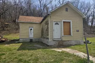 1224 Valley St, Hannibal, MO 63401 - Photo 2