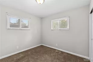 1045 S Waterford Dr, Florissant, MO 63033 - Photo 20