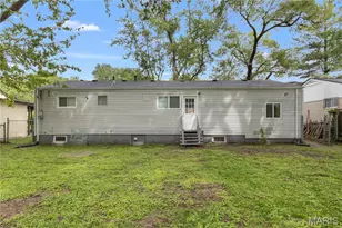 1045 S Waterford Dr, Florissant, MO 63033 - Photo 22