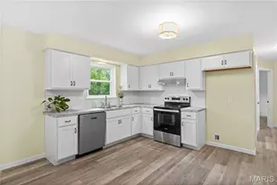 445 Washington St, Florissant, MO 63031 - Photo 8