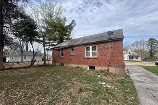 826 Walters Dr, Ferguson, MO 63135 - Photo 12