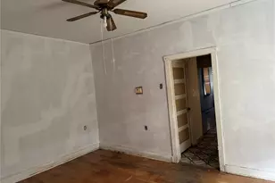 6818 Salzburger Ave, Saint Louis, MO 63116 - Photo 4