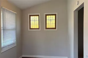 426 Bluff Dr, Saint Louis, MO 63137 - Photo 2