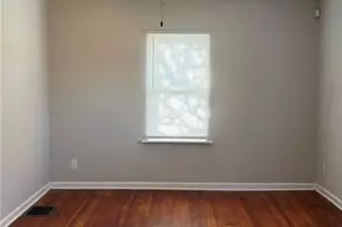 426 Bluff Dr, Saint Louis, MO 63137 - Photo 4