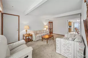 11863 Charlemagne Dr, Maryland Heights, MO 63043 - Photo 4