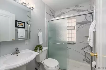 6553 Lindenwood Place, Saint Louis, MO 63109 - Photo 8