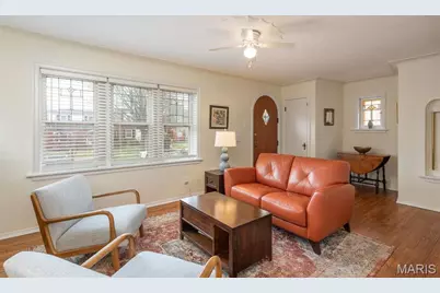 6553 Lindenwood Place, Saint Louis, MO 63109 - Photo 2