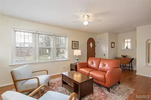 6553 Lindenwood Pl, Saint Louis, MO 63109 - Photo 2