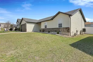 22 Colonial Creek Ct, Wentzville, MO 63385 - Photo 2