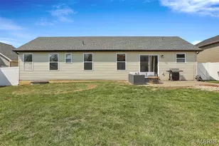 22 Colonial Creek Ct, Wentzville, MO 63385 - Photo 2