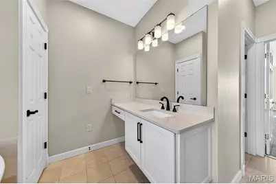 6686 Clifton Bluffs Court, Saint Louis, MO 63129 - Photo 32