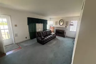 6414 Center Ct, Saint Louis, MO 63116 - Photo 2