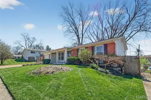 2318 La Cuesta Dr, Florissant, MO 63031 - Photo 2