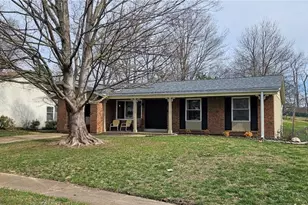 404 Quentin Dr, Saint Charles, MO 63301 - Photo 2