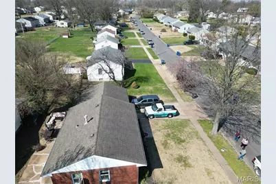210 Saint Florent Lane, Florissant, MO 63031 - Photo 8