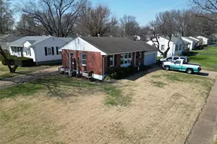 210 St Florent Ln, Florissant, MO 63031 - Photo 4