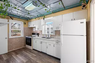 9911 Dennison Ave, Overland, MO 63114 - Photo 10