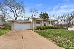 1771 Redcoat Dr, Maryland Heights, MO 63043 - Photo 1