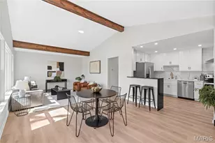 7171 White Oak Ln, University City, MO 63130 - Photo 4