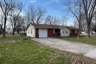 733 Easy St, Monroe City, MO 63456 - Photo 2
