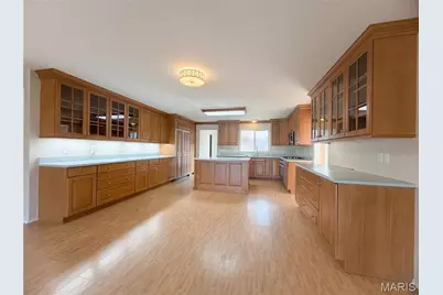 565 Graeser Road, Saint Louis, MO 63141 - Photo 2