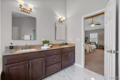 15927 Forest Valley Drive, Ballwin, MO 63021 - Photo 28