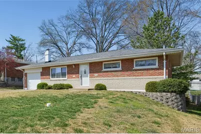 9835 Ridgely Lane, Saint Louis, MO 63123 - Photo 2