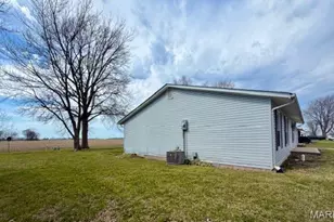 1063 Ravenwood Dr, Montgomery City, MO 63361 - Photo 20