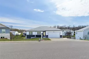137 Mary Catherine St, Waynesville, MO 65583 - Photo 2
