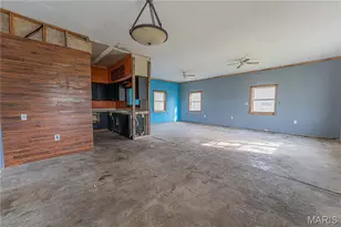 806 N Galloway Rd, Vandalia, MO 63382 - Photo 6