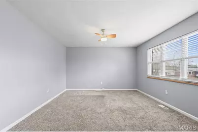 2400 Bluegrass Lane, Florissant, MO 63033 - Photo 4