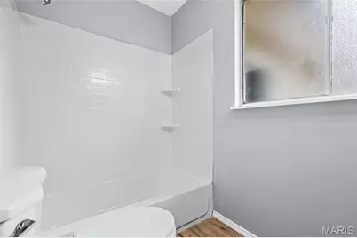 2400 Bluegrass Lane, Florissant, MO 63033 - Photo 32