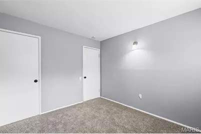 2400 Bluegrass Lane, Florissant, MO 63033 - Photo 26