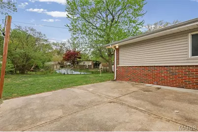 2400 Bluegrass Lane, Florissant, MO 63033 - Photo 46