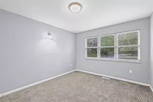 2400 Bluegrass Ln, Florissant, MO 63033 - Photo 22