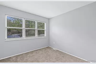 2400 Bluegrass Lane, Florissant, MO 63033 - Photo 24